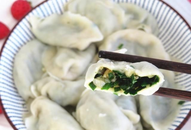 一口气|丈夫调饺子馅,韭菜里加了它,又香还不腻口,我一口气吃30个