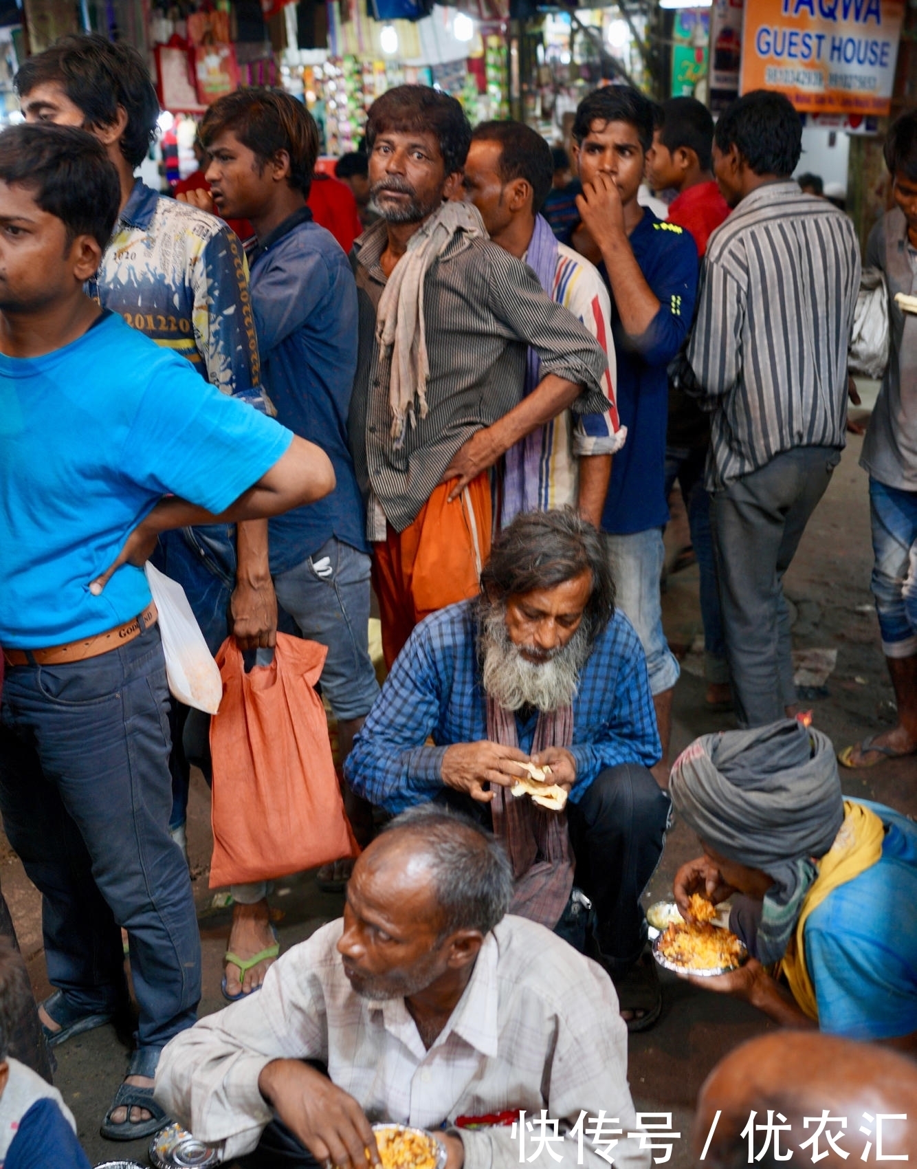 吃饭|北京小伙请印度穷人吃饭 一共要请500人