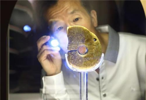 钢筋|他是现代版“摸金校尉”,拿着一根钢筋一个手电,挖出5亿陪葬品