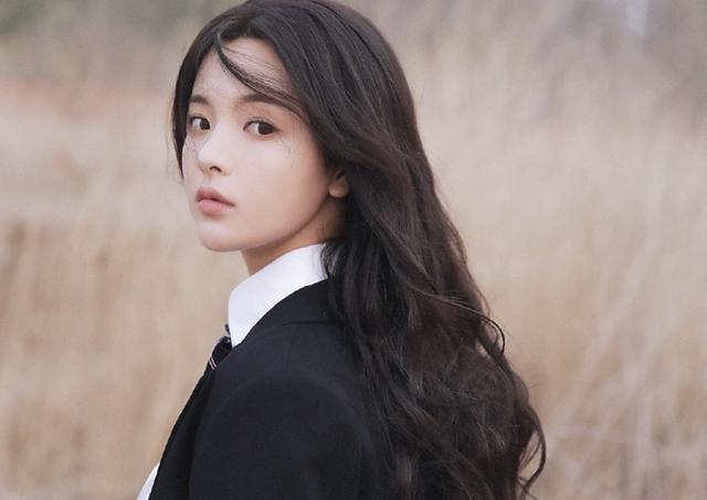  虞书欣|虞书欣放弃《中餐厅》后，节目组竟邀请了她，让节目更有话题度