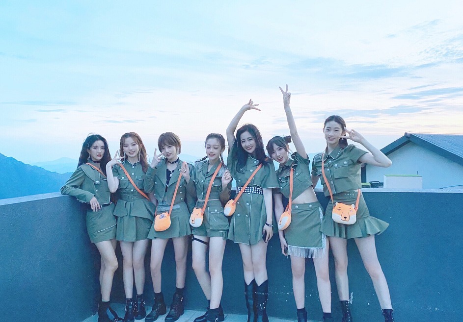 硬糖少女303|硬糖少女成团3个月共参加6档综艺,2人有个人资源,她曝光度最低