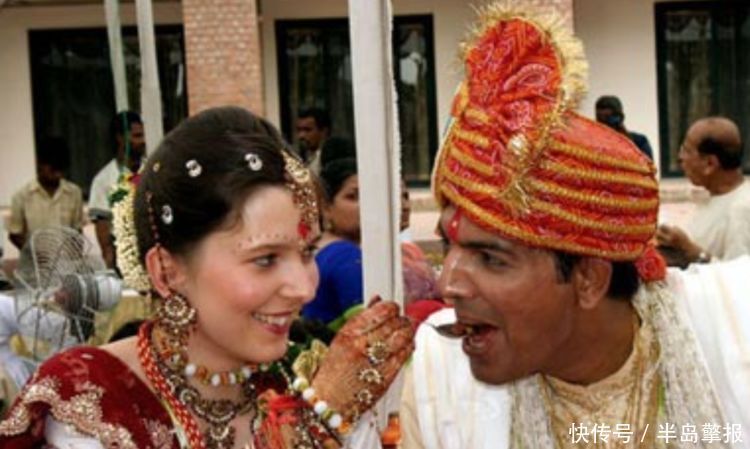 做饭|印度人结婚,请10个当地大厨做饭,整整1天桌上只有一道菜!