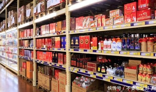 无人问津|超市中三种“尴尬”白酒,明明好喝又便宜,却无人问津,无解!
