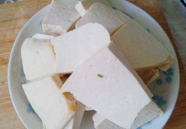 入味|炒豆腐不总是容易品尝的吗?教你怎么用这种方法做豆腐,嫩滑可口