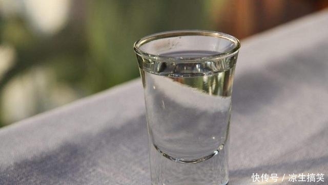 成人|大润发货架的3种白酒“纯粮酿造”,一点也不比茅台差,8成人不会买