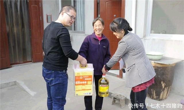 不孝|这3类父母，老了之后孩子抢着“孝顺”，晚年生活很幸福