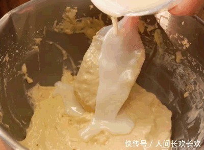 买到|排队1小时才买到的经典粑粑糕,成本不到4块,比普通蛋糕更糯!