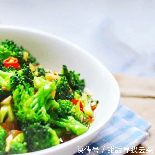 西兰花|炒西兰花时,要不要焯水大多数人都做错了,难怪西兰花发黄发焉