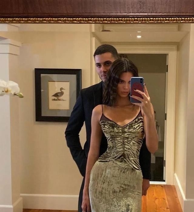 对镜|解锁对镜自拍技巧,分分钟在家拍出大片!