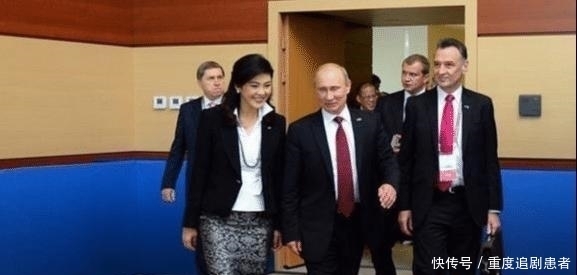 奥巴马|英拉接见各国领导人 与前几位都很正常, 到奥巴马这很不一样!