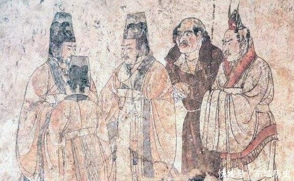 石壕吏|石壕吏到村里抓壮丁的时候为什么没有抓当时在场的杜甫?