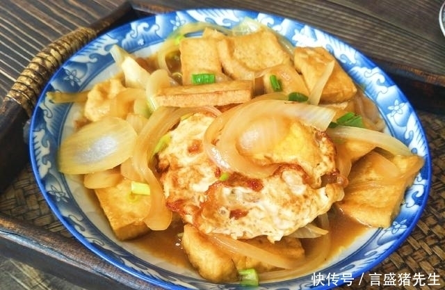把豆腐|豆腐鸡蛋新吃法，鲜香入味，隔三差五做给家人吃，营养好吃人人夸