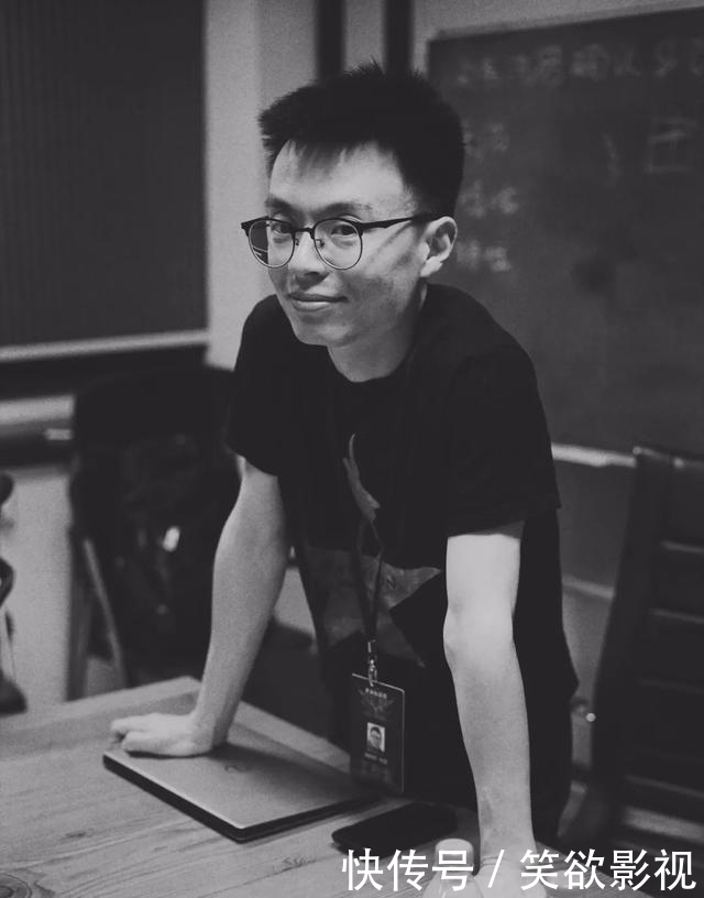 结束|最火脱口秀演员程璐思文,从夫妻做回兄弟,网友:爷的青春结束了