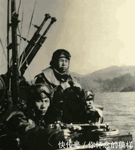  鱼雷快艇|日军侵占东北，学生被迫按日军标准出操，遥拜天皇和溥仪