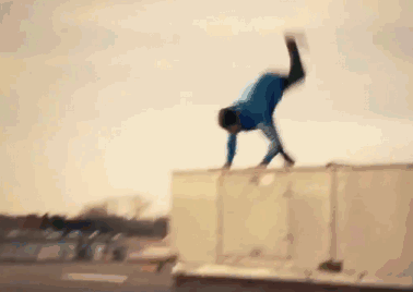 爸爸|搞笑GIF:孩子,都怪你爸爸的脚丫子有毒