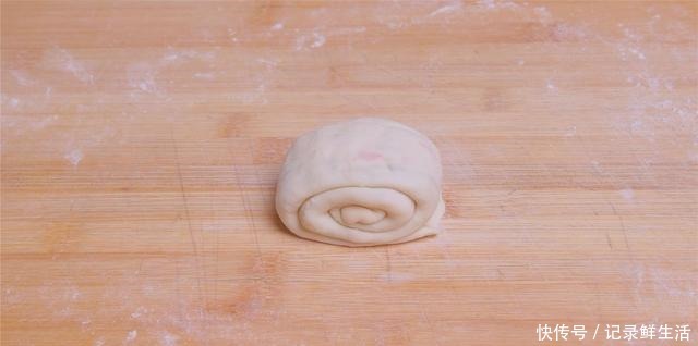 馒头|西葫芦别炒着吃了,试试这种新吃法,比包子馒头简单还好吃,解馋