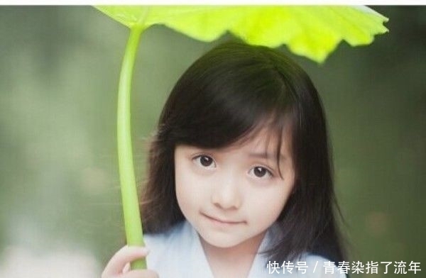 小苹果|还记得《一年级·小学季》的小苹果安淇尔吗?她现在长这样了