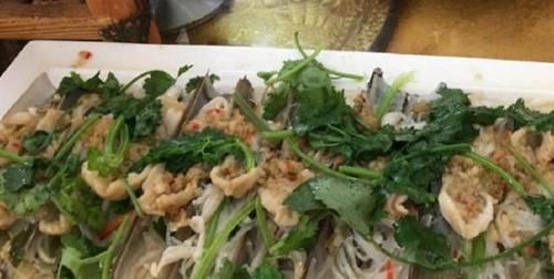 婚宴|参加婚宴随礼500元,看到宴席后却很尴尬,桌上的菜让我怀疑人生