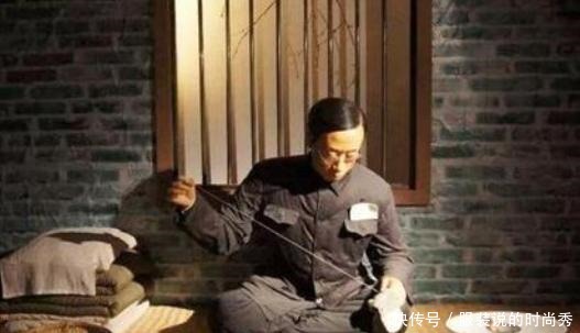 田黄三联玺|溥仪逃出皇宫时,将宝物缝在棉衣26年不离身,现成为重量级国宝