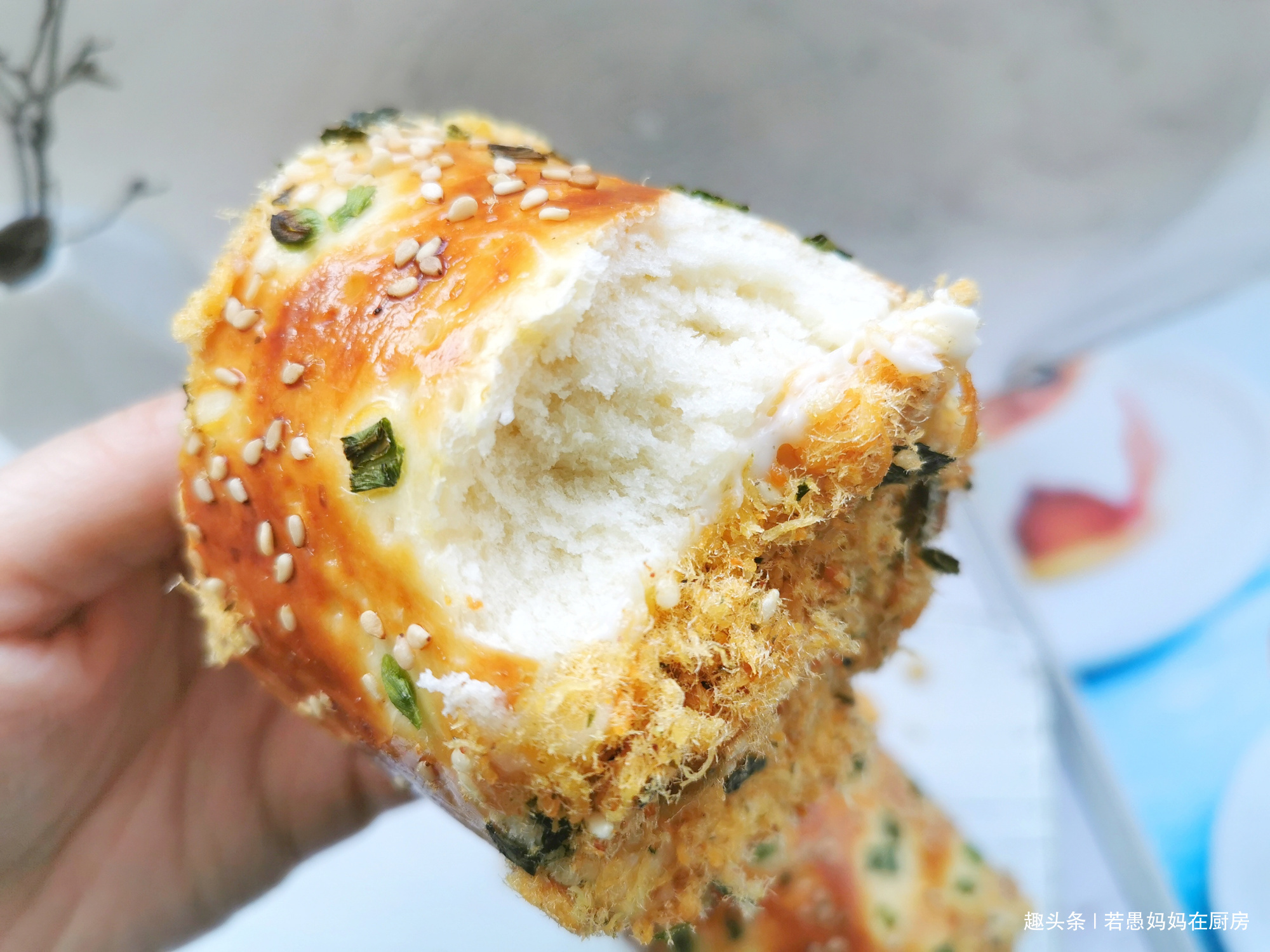  饼铛|自己在家做面包，3个动作15分钟揉出手套膜，烤箱电饼铛都能做