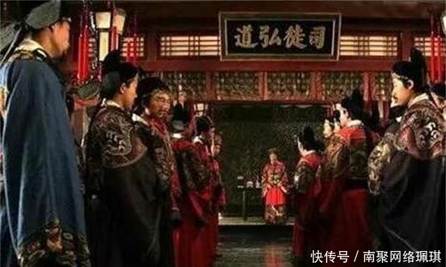 给出|朱元璋的孙子，在位的时间不到一年，后人给出这些评价