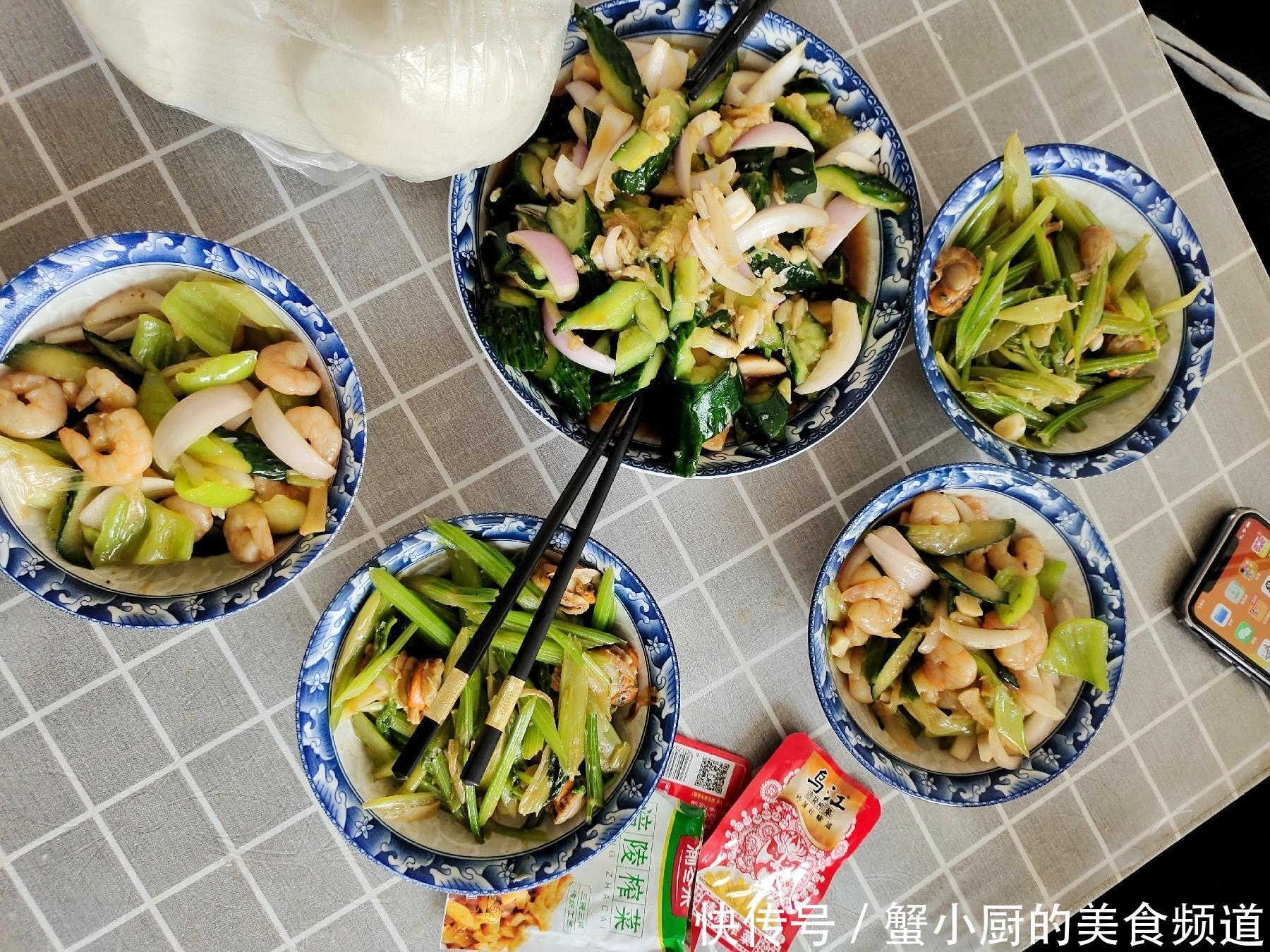 羡慕|家三口晚餐晒朋友圈火了,简单营养不浪费,网友:真羡慕