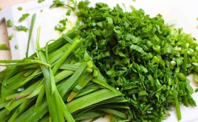  盒子|做韭菜盒子，鸡蛋千万不能炒，这才是正确做法，韭菜鲜美鸡蛋软嫩