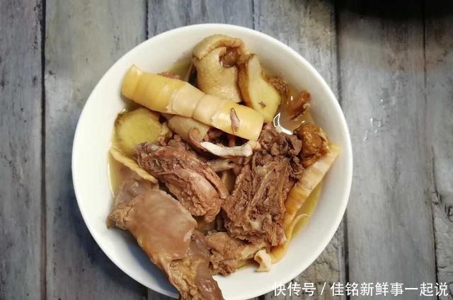 父亲|鸭仔粥,一只鸭子在人类饭桌上,最后的呈现