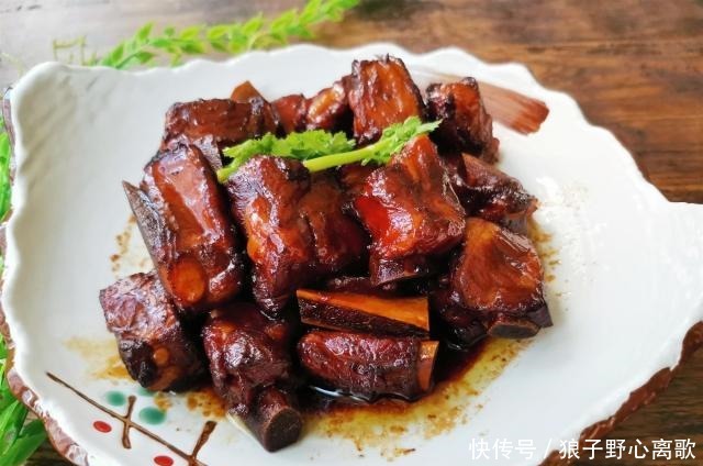 餐馆|怎样做红烧排骨能和餐馆的一样好,教你小窍门,味道不腥,颜色好