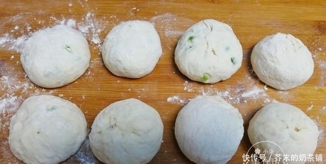 不硬|教你葱花发面饼做法,不用揉面,筷子一搅,松软好吃,凉了也不硬