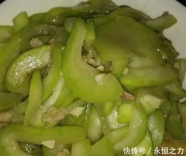 简单|别小看这菜,简单一炒,孩子天天吵着要吃,剩的汤汁都受欢迎