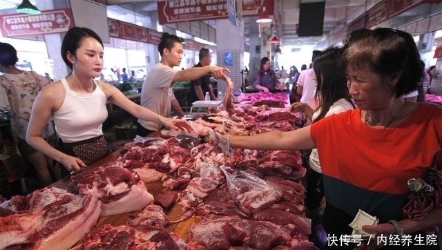 内行人|肉贩子为何不停用抹布擦猪肉,内行人说出“猫腻”,看完涨知识了