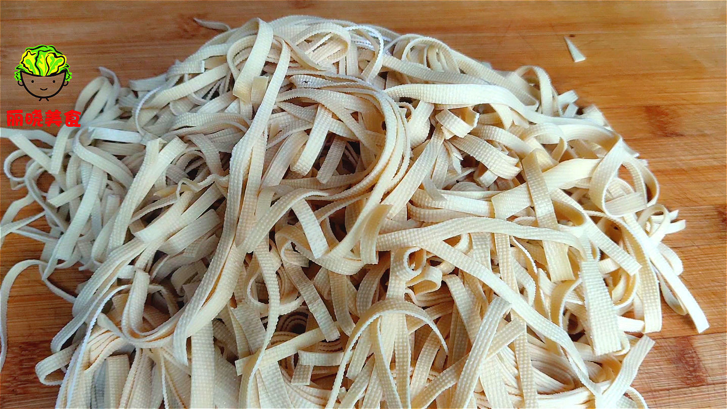 豆腐皮|豆腐皮别炒菜了,教你好吃做法,我家一周吃5次,真的是太解馋了