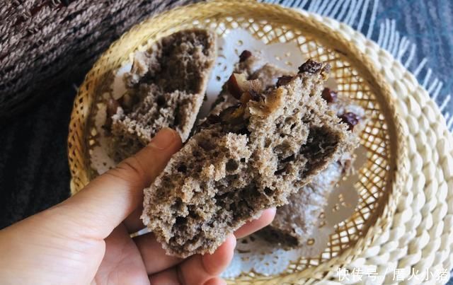 揉面|红糖发糕的私藏做法,不揉面搅一搅蒸一蒸,松软如海绵