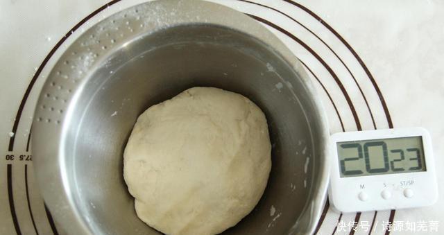 耳面|是猫耳朵还是面条鱼,这是一道美味的绿色蔬菜和蘑菇猫耳面