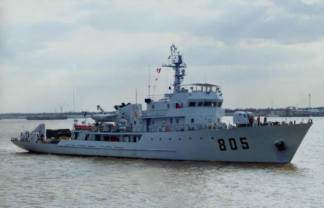 舰艇|地位比航母还高,遇到这种军舰所有舰艇都要鸣笛,辽宁舰也不例外