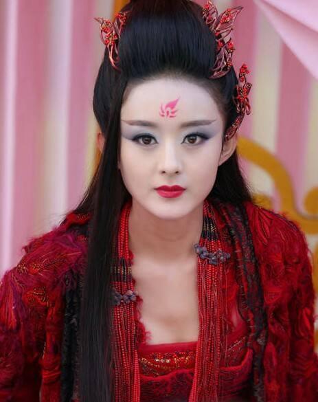  中餐厅|赵丽颖《中餐厅》收获好评，面对客人的建议，举动被网友点赞