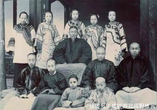 老百姓|清末老照片, 汽车与驴车赛跑, 大官的美妾, 被凌迟的妇女