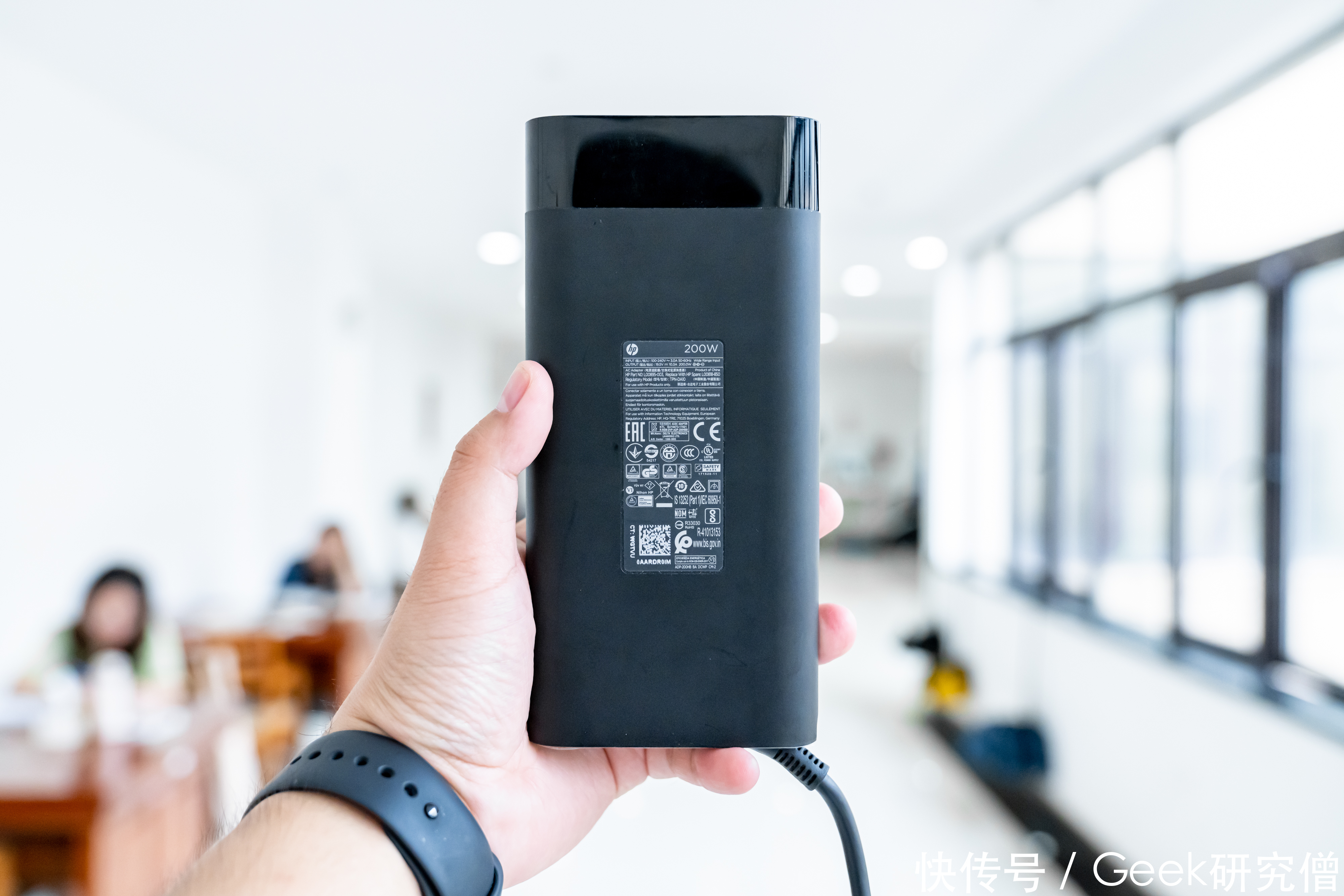 精灵|办公/影音/游戏全能跨界,惠普OMEN暗影精灵6游戏本深度解读