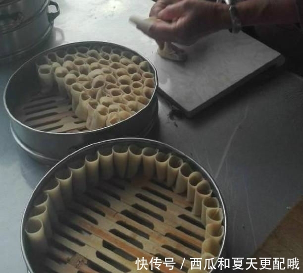包子|60岁大妈做没有馅的包子，好吃又好看，一天卖出300笼