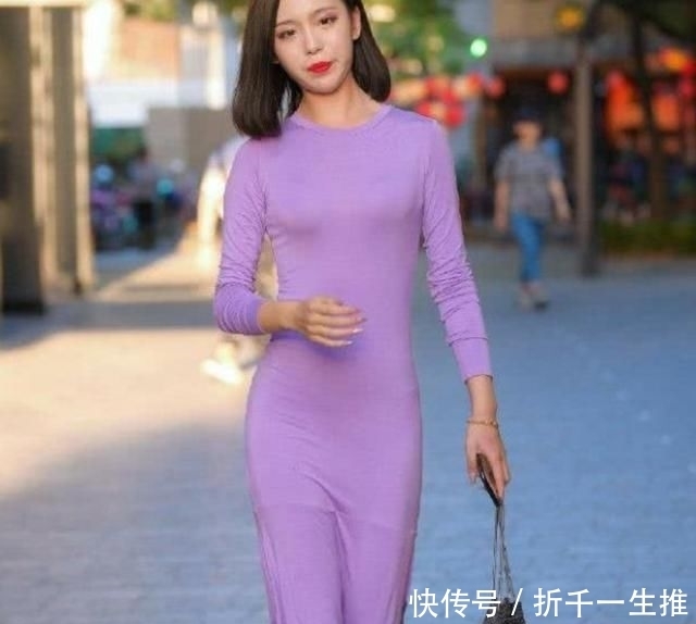 不必|时尚街拍:长袖连衣裙确实不必太性感迷人,看见气场都不一样