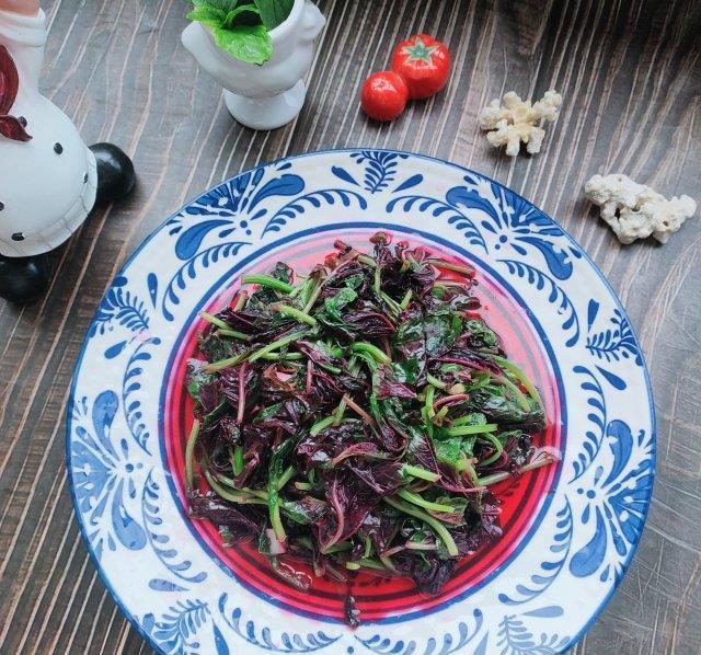  简单|蒜炒红苋菜，简单炒一炒，超好吃