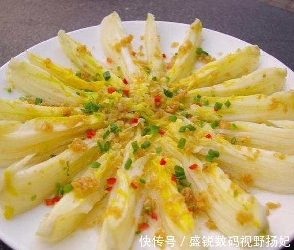 试试|娃娃菜怎么做好吃?试试蒜蓉粉丝娃娃菜吧,味道鲜美,越吃越香