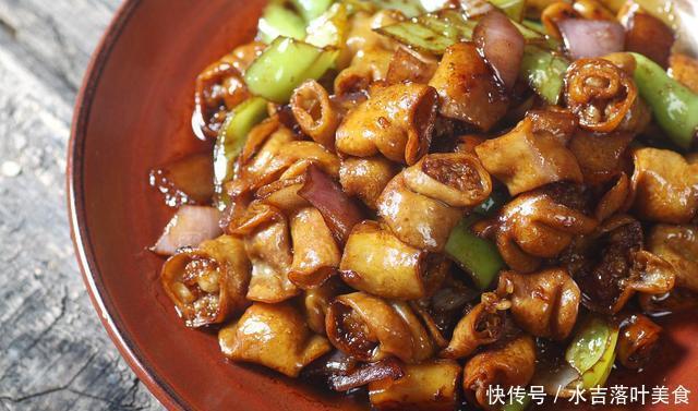  简单|尖椒炒肥肠简单易学，营养美味