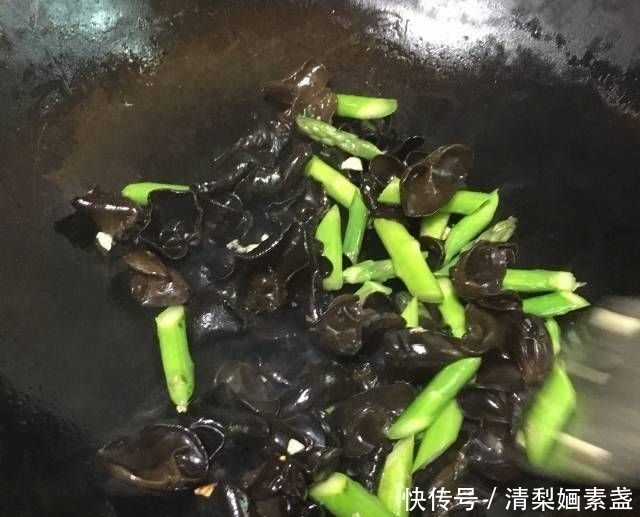  后加|新鲜百合炒木耳，甜芦笋，百合酥，新鲜可口