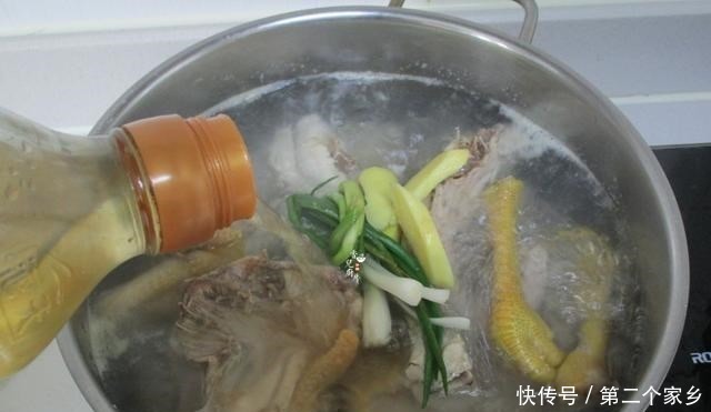 食材|用这三样食材炖汤，鲜得没话说了，浓香醇厚，增强体质对身体好