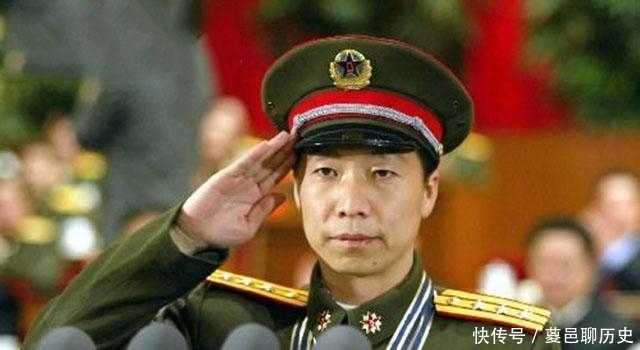  军衔|杨利伟是中国航天第一人，又是空军出身，为何却是陆军军衔？