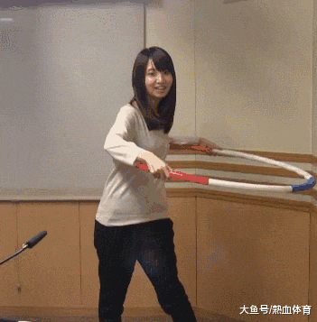 摩托车|搞笑GIF:三哥呀你们这样做有考虑过摩托车的感受吗?