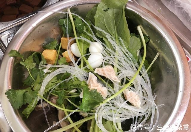 依然|始于1989年,一对姐妹花,开店30年,麻辣烫和饼依然好吃