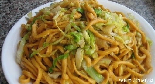 好吃|炒面新做法,连大厨都称赞,好吃不腻,比山珍海味好吃100倍!